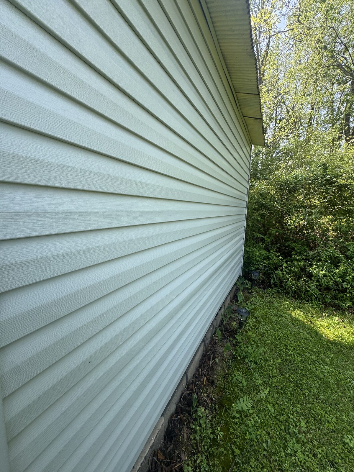 Siding cleaned and brightened, Central Georgia